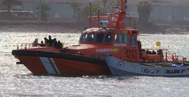 Salvamento Marítimo rescata a 203 migrantes en dos pateras y un cayuco en aguas de Canarias