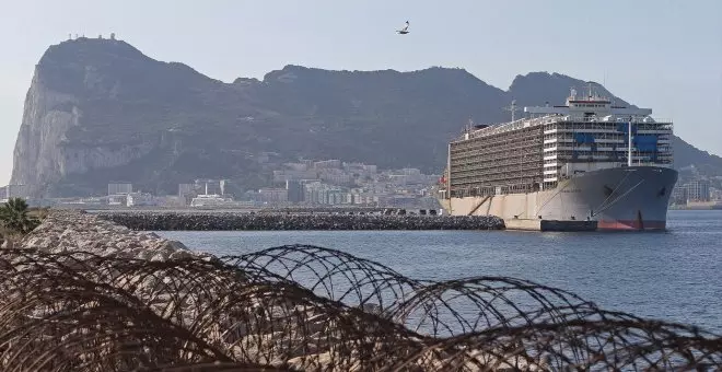 Inspeccionan un barco con 16.000 vacas atracado en Cádiz en busca de droga