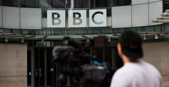 La BBC paraliza la investigación sobre el escándalo sexual de un presentador