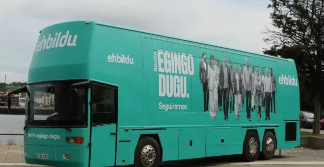 Tomas falsas de la campaña (24): cervezas y abanicos en el autobús de EH Bildu