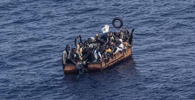 Llegan a Lampedusa 1.400 migrantes, mientras que el Geo Barents espera para desembarcar 303 más