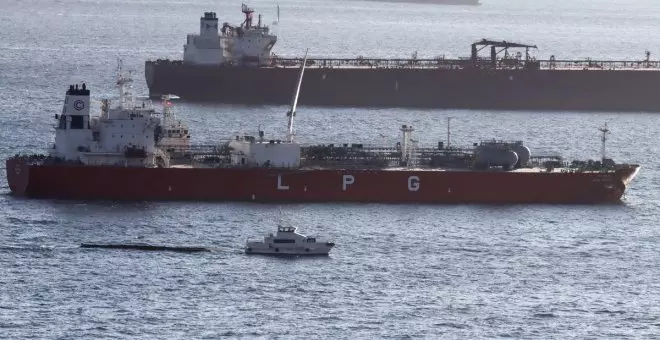 Ceuta, pendiente del vertido de petróleo en un trasvase de dos buques frente a Gibraltar