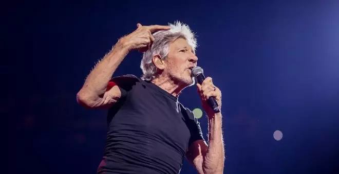 La Fiscalía alemana investiga a Roger Waters (Pink Floyd) por instigar al odio al usar un traje "similar" al de las SS