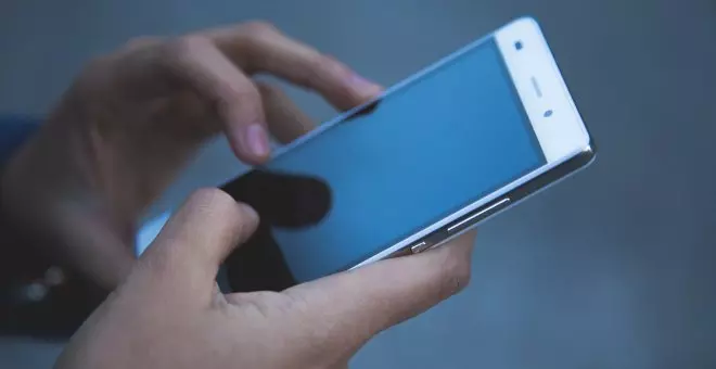 Detenido un joven de 19 años por sustraer imágenes íntimas del móvil de su amiga y compartirlas