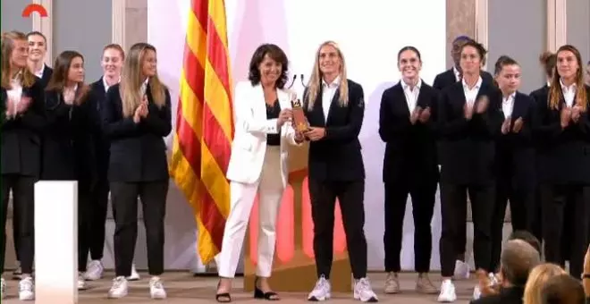 Las jugadoras del Barça reciben la Medalla de Honor en la categoría de Oro del Parlament
