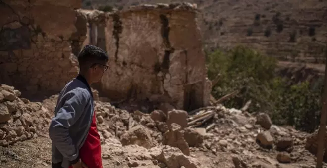 Los equipos de rescate continúan la búsqueda de cuerpos bajo los escombros en Marruecos