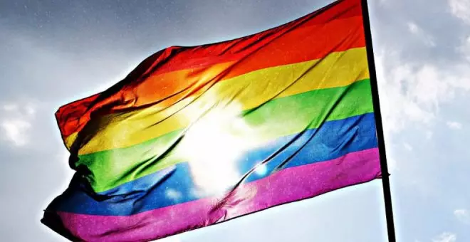 Mauricio despenaliza las relaciones homosexuales, castigadas desde 1898