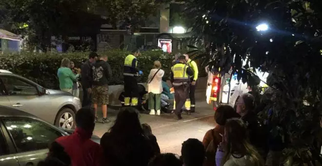 Sanitarios de emergencias acuden a un accidente en el centro de Santander