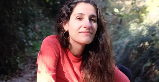 Maria Arimany guanya el Premi Documenta 2023 amb 'Al bosc s'hi ha d'arribar quan encara és fosc'