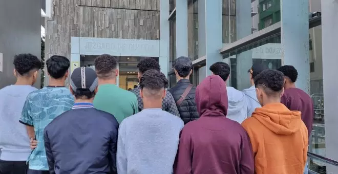 Los menores migrantes que denunciaron malos tratos en Canarias son reubicados en otros centros tras días en desamparo
