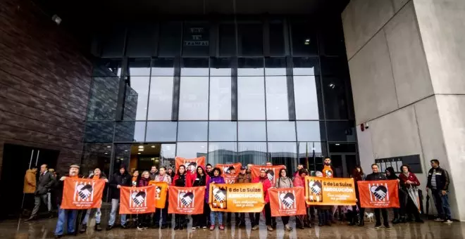 La solidaridad con las sindicalistas de La Suiza vuelve a las puertas de los juzgados gijoneses