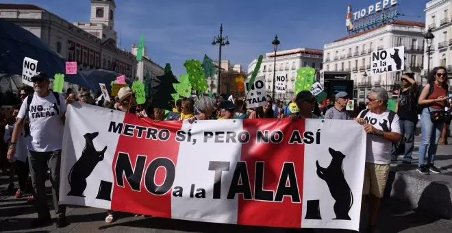 La concejala-presidenta de Arganzuela suspende el Pleno ante las protestas vecinales contra las talas