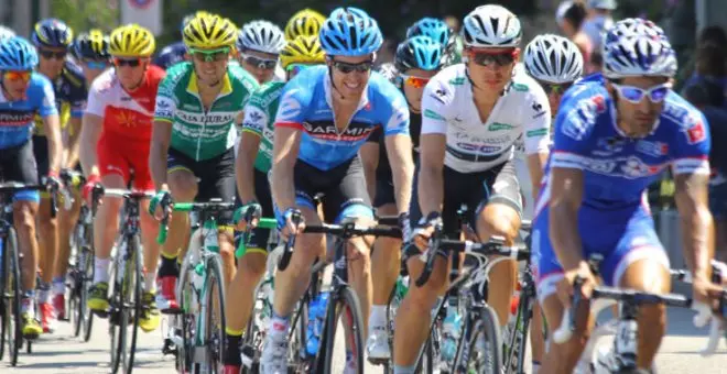 La Vuelta Ciclista 2024 unirá Igual e Igual a su paso por Cantabria