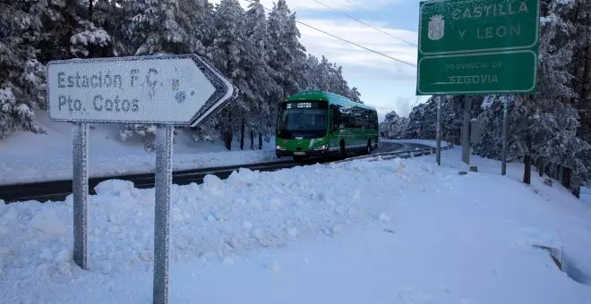 La nieve y el hielo afectan a la circulación en 44 carreteras y a un tramo de la A-67 en Cantabria
