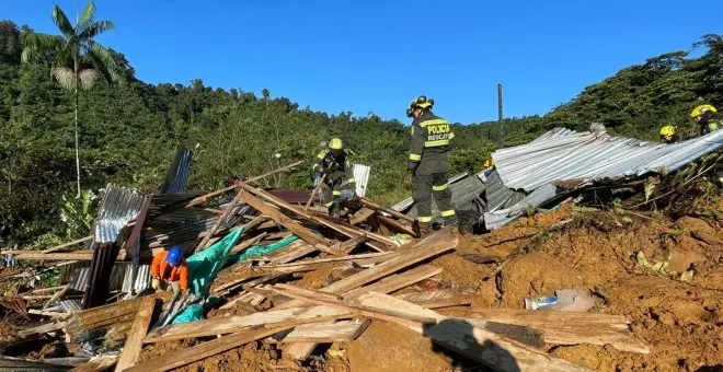 Al menos 33 muertos por dos derrumbes de tierra en una carretera del departamento colombiano del Chocó