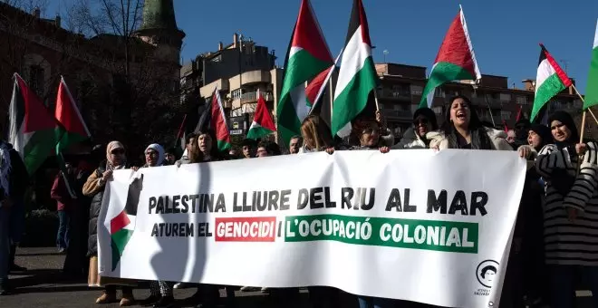 Las ciudades españolas se llenan de banderas palestinas que piden "el fin del genocidio en Gaza"