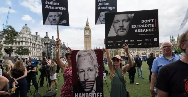 El Ateneo de Madrid acoge un coloquio en apoyo a Julian Assange