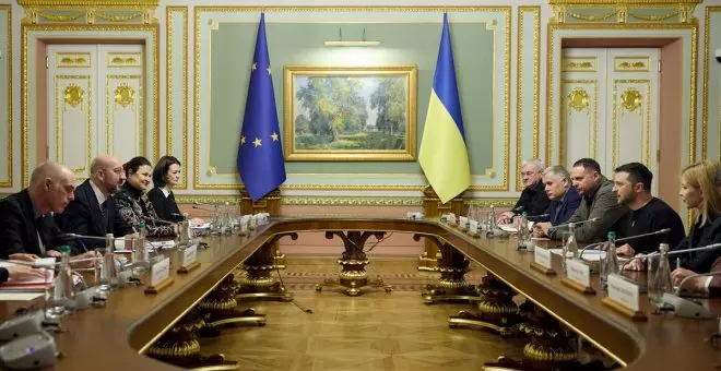 Los líderes de la UE acuerdan por unanimidad la ayuda de 50.000 millones para Kiev