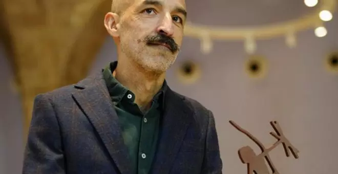 Jesús Carrasco gana el Premio Biblioteca Breve con una novela que tiene ojos en los dedos