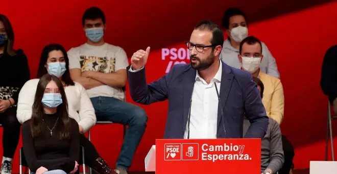 El procurador del PSOE Ángel Hernández, detenido por violencia machista, dimite y deja el partido