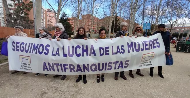 Decenas de personas reivindican a las mujeres fusiladas antifranquistas cerca de la antigua cárcel de Yeserías
