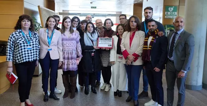 Más Madrid y PSOE celebran el paso del Gobierno contra las leyes de Ayuso: "Es un peligro para las personas LGTBI+"
