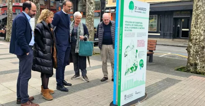 Paneles informativos en la Avenida de España celebran el Día del Árbol y del Agua en la capital del Besaya