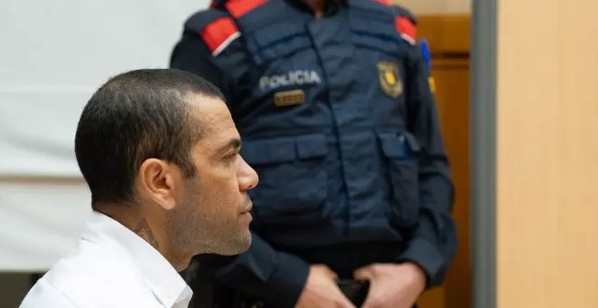 Alves no logra reunir en tres días el millón de euros de fianza y pasará el fin de semana en la cárcel