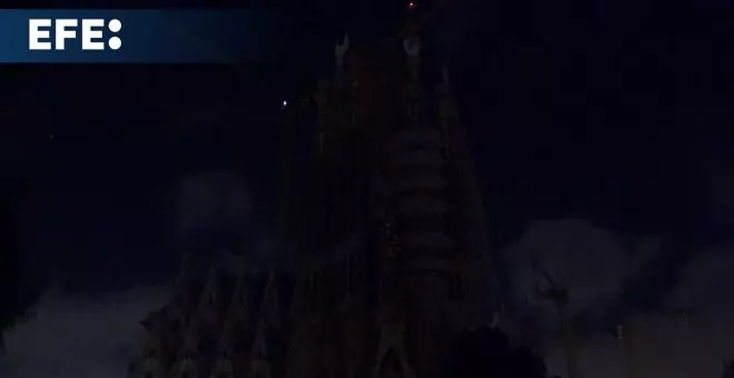 La Sagrada Familia se apaga en Barcelona para sumarse a la Hora del Planeta