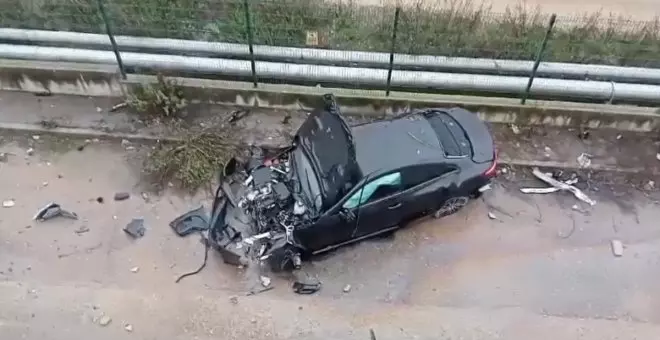 Tres menores se precipitan por un puente a nueve metros de altura en Guadalajara con el coche que uno de ellos conducía