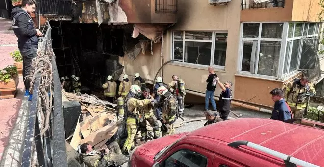 Al menos 29 muertos en el incendio de un edificio en el centro de Estambul