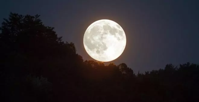 Calendario lunar en abril: cuándo es la luna llena