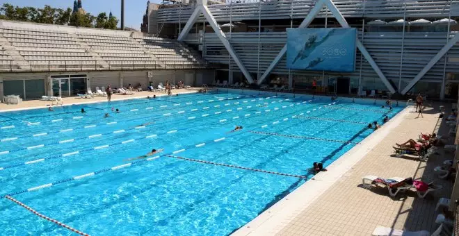 Totes les piscines públiques de Barcelona podran obrir a l'estiu com a refugi climàtic