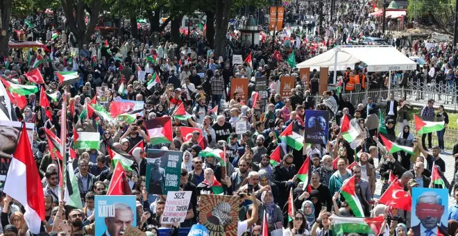 Miles de personas se manifiestan en Estambul para exigir a Erdogan el envío de ayuda humanitaria a Gaza