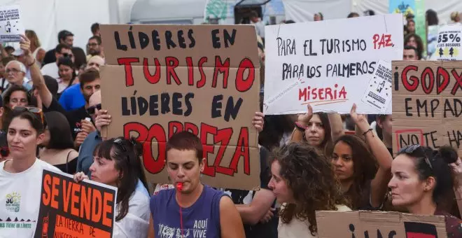 Los ecologistas exigen medidas contra el turismo de masas tras el éxito de la movilización en Canarias