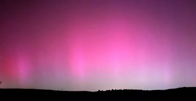 Les espectaculars aurores boreals meravellen a diferents punts de Catalunya