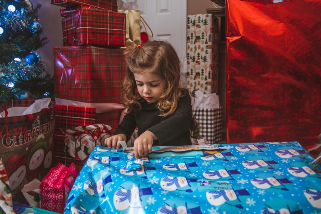 De dónde viene la tradición de hacer regalos a los niños en Navidad? 
