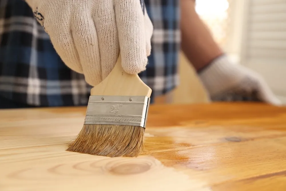 How to varnish your table or wooden furniture