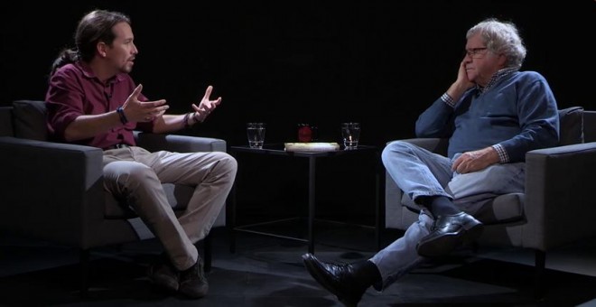 Pablo Iglesias durante su entrevista con Ian Gibson en 'Otra Vuelta de Tuerka'