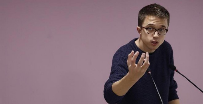 El secretario político de Podemos, Iñigo Errejón, durante la rueda de prensa en la que ha subrayado que los resultados de la consulta para decidir las reglas de Vistalegre II demuestran que en el partido hay 'dos proyectos equilibrados' y 'complementario