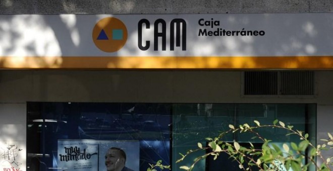 Una oficina de la antigua Caja de Ahorros del Mediterraneo (CAM) en Madrid, en una fotografía de julio de 2011. AFP/Pierre-Philippe Marcou