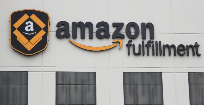 Centro de Amazon en Robbinsville (New Jersey, EEUU). REUTERS / Shannon Stapleton