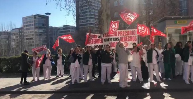 Un grupo de trabajadoras del hospital Clínico de Madrid. | UGT