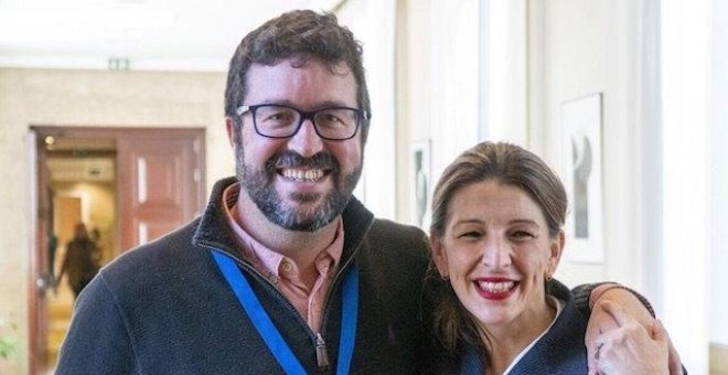 Joaquín Pérez Rey junto con Yolanda Díaz. UNIDAS PODEMOS