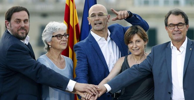 Junqueras, Casals, Romeva, Forcadell y Mas, este lunes. EFE/Andreu Dalmau