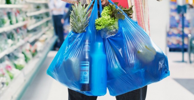 Francia prohibirá las bolsas de plástico en las tiendas en 2016