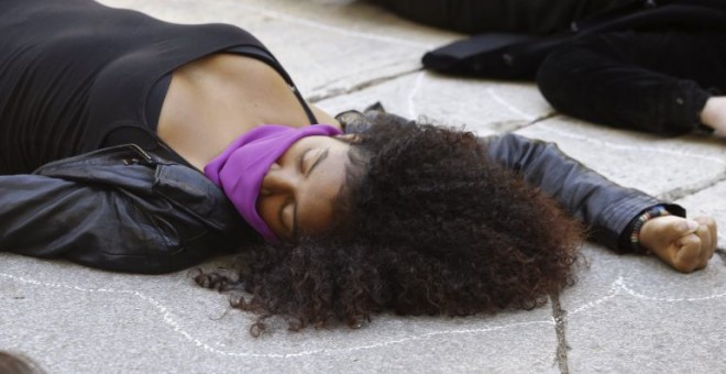 'Performance' durante la manifestación contra las violencias machistas el pasado 7 de noviembre en Madrid./ EFE