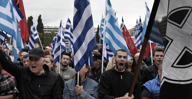 Seguidores del partido griego de ideología neonazi Amanecer Dorado, durante una manifestación en Atenas. AFP