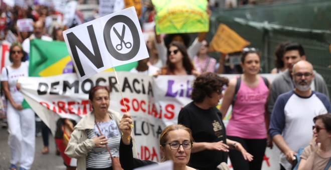 Una pancarta contra los recortes durante la manifestación de las Marchas de la Dignidad en Madrid.- JAIRO VARGAS