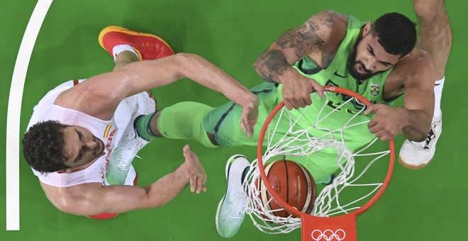 UN momento del España-Brasil de baloncesto. /REUTERS